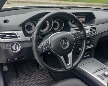 Серый Мерседес Е-Класс, объемом двигателя 2.1 л и пробегом 298 тыс. км за 17200 $, фото 7 на Automoto.ua