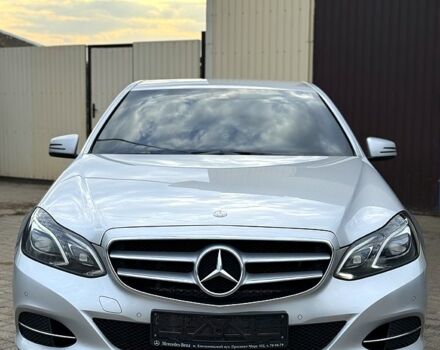 Серый Мерседес Е-Класс, объемом двигателя 2.1 л и пробегом 300 тыс. км за 19000 $, фото 1 на Automoto.ua