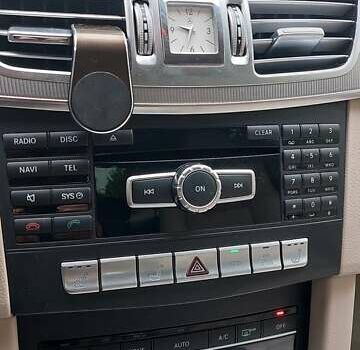 Серый Мерседес Е-Класс, объемом двигателя 2.14 л и пробегом 160 тыс. км за 17999 $, фото 10 на Automoto.ua