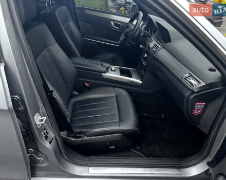 Серый Мерседес Е-Класс, объемом двигателя 2.2 л и пробегом 295 тыс. км за 18700 $, фото 7 на Automoto.ua