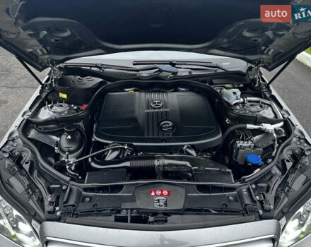 Серый Мерседес Е-Класс, объемом двигателя 2.2 л и пробегом 295 тыс. км за 18700 $, фото 8 на Automoto.ua