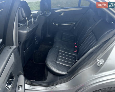 Серый Мерседес Е-Класс, объемом двигателя 2.2 л и пробегом 295 тыс. км за 18700 $, фото 18 на Automoto.ua