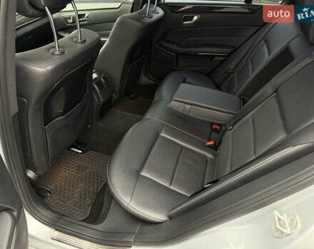 Сірий Мерседес Е-Клас, об'ємом двигуна 2.2 л та пробігом 258 тис. км за 16499 $, фото 51 на Automoto.ua