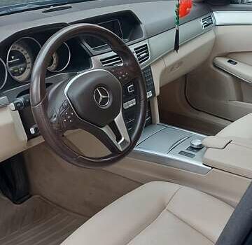 Серый Мерседес Е-Класс, объемом двигателя 2.14 л и пробегом 160 тыс. км за 17999 $, фото 7 на Automoto.ua