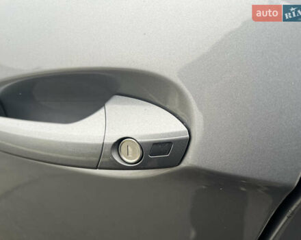 Серый Мерседес Е-Класс, объемом двигателя 2.2 л и пробегом 295 тыс. км за 18700 $, фото 26 на Automoto.ua