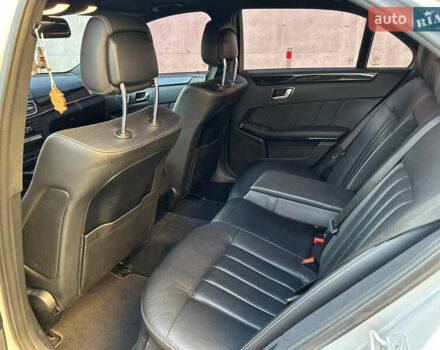 Серый Мерседес Е-Класс, объемом двигателя 2.14 л и пробегом 173 тыс. км за 17500 $, фото 16 на Automoto.ua