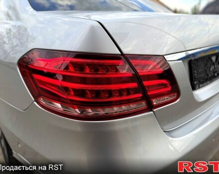 Серый Мерседес Е-Класс, объемом двигателя 2.1 л и пробегом 300 тыс. км за 19000 $, фото 3 на Automoto.ua