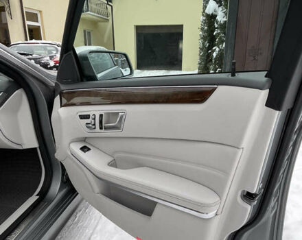 Серый Мерседес Е-Класс, объемом двигателя 2.2 л и пробегом 155 тыс. км за 18950 $, фото 20 на Automoto.ua