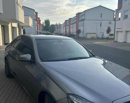 Мерседес Е-Клас 2014 у Береговом на Automoto.ua Сірий Мерседес Е-Клас, об'ємом двигуна 2.14 л та пробігом 252 тис. км за 19200 $, фото 1 на Automoto.ua