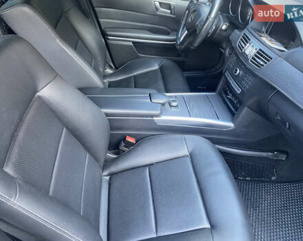 Серый Мерседес Е-Класс, объемом двигателя 2.2 л и пробегом 271 тыс. км за 16900 $, фото 18 на Automoto.ua