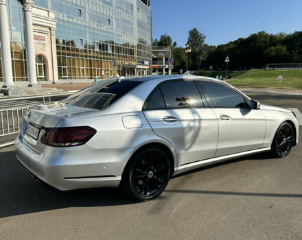 Серый Мерседес Е-Класс, объемом двигателя 2.14 л и пробегом 214 тыс. км за 18900 $, фото 11 на Automoto.ua