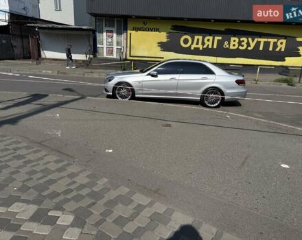 Сірий Мерседес Е-Клас, об'ємом двигуна 2.2 л та пробігом 180 тис. км за 27000 $, фото 23 на Automoto.ua