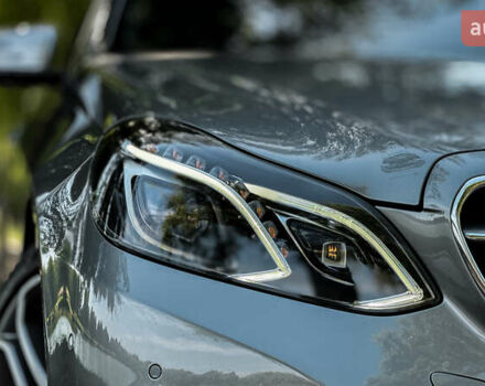 Серый Мерседес Е-Класс, объемом двигателя 2.14 л и пробегом 142 тыс. км за 22800 $, фото 2 на Automoto.ua