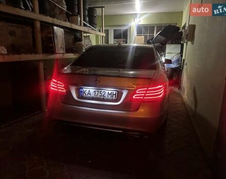 Сірий Мерседес Е-Клас, об'ємом двигуна 2.2 л та пробігом 180 тис. км за 27000 $, фото 2 на Automoto.ua