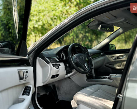 Серый Мерседес Е-Класс, объемом двигателя 2.14 л и пробегом 142 тыс. км за 22800 $, фото 16 на Automoto.ua