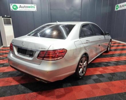 Серый Мерседес Е-Класс, объемом двигателя 2.2 л и пробегом 42 тыс. км за 10900 $, фото 5 на Automoto.ua