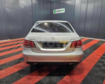 Серый Мерседес Е-Класс, объемом двигателя 2.2 л и пробегом 42 тыс. км за 10900 $, фото 4 на Automoto.ua