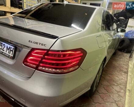 Сірий Мерседес Е-Клас, об'ємом двигуна 2.2 л та пробігом 180 тис. км за 27000 $, фото 8 на Automoto.ua