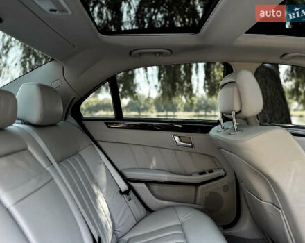 Серый Мерседес Е-Класс, объемом двигателя 2.14 л и пробегом 142 тыс. км за 22800 $, фото 46 на Automoto.ua