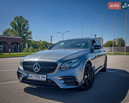 Серый Мерседес Е-Класс, объемом двигателя 1.95 л и пробегом 175 тыс. км за 29900 $, фото 1 на Automoto.ua