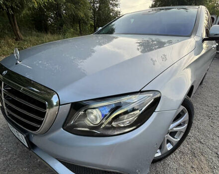 Серый Мерседес Е-Класс, объемом двигателя 2.14 л и пробегом 245 тыс. км за 28000 $, фото 5 на Automoto.ua