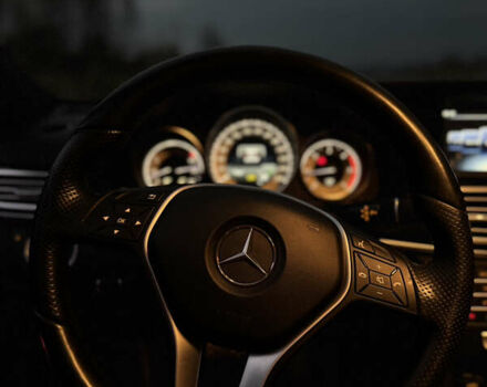 Серый Мерседес Е-Класс, объемом двигателя 2.14 л и пробегом 166 тыс. км за 23000 $, фото 30 на Automoto.ua