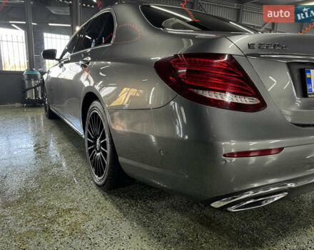 Сірий Мерседес Е-Клас, об'ємом двигуна 1.95 л та пробігом 165 тис. км за 28500 $, фото 7 на Automoto.ua