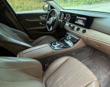 Серый Мерседес Е-Класс, объемом двигателя 2.14 л и пробегом 245 тыс. км за 28000 $, фото 9 на Automoto.ua