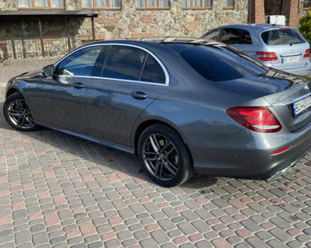 Серый Мерседес Е-Класс, объемом двигателя 2.9 л и пробегом 200 тыс. км за 38000 $, фото 3 на Automoto.ua