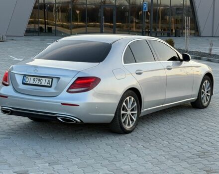 Сірий Мерседес Е-Клас, об'ємом двигуна 2 л та пробігом 415 тис. км за 18900 $, фото 1 на Automoto.ua