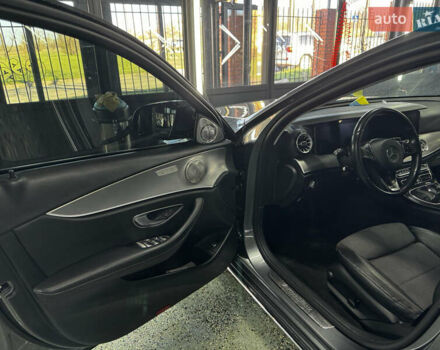 Сірий Мерседес Е-Клас, об'ємом двигуна 1.95 л та пробігом 165 тис. км за 28500 $, фото 17 на Automoto.ua