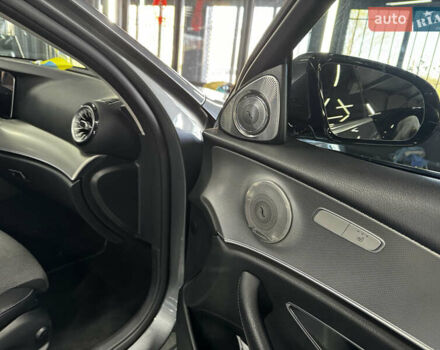 Сірий Мерседес Е-Клас, об'ємом двигуна 1.95 л та пробігом 165 тис. км за 28500 $, фото 19 на Automoto.ua