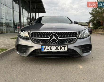 Серый Мерседес Е-Класс, объемом двигателя 3 л и пробегом 122 тыс. км за 37500 $, фото 3 на Automoto.ua