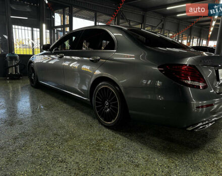 Сірий Мерседес Е-Клас, об'ємом двигуна 1.95 л та пробігом 165 тис. км за 28500 $, фото 3 на Automoto.ua