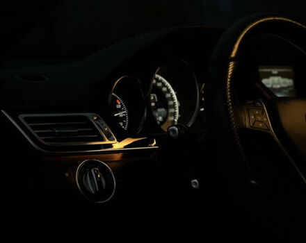 Серый Мерседес Е-Класс, объемом двигателя 2.14 л и пробегом 166 тыс. км за 23000 $, фото 15 на Automoto.ua