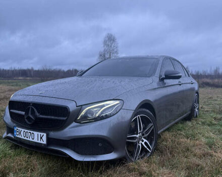 Сірий Мерседес Е-Клас, об'ємом двигуна 1.95 л та пробігом 130 тис. км за 27999 $, фото 1 на Automoto.ua