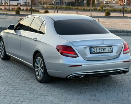 Сірий Мерседес Е-Клас, об'ємом двигуна 2 л та пробігом 415 тис. км за 18900 $, фото 5 на Automoto.ua