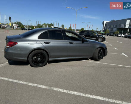 Серый Мерседес Е-Класс, объемом двигателя 1.95 л и пробегом 175 тыс. км за 29900 $, фото 4 на Automoto.ua