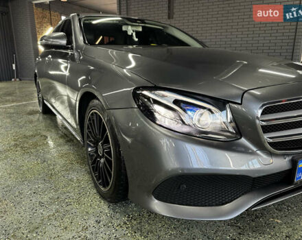 Сірий Мерседес Е-Клас, об'ємом двигуна 1.95 л та пробігом 165 тис. км за 28500 $, фото 6 на Automoto.ua