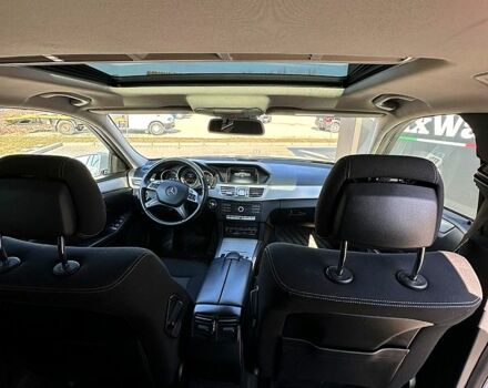 Серый Мерседес Е-Класс, объемом двигателя 2.1 л и пробегом 441 тыс. км за 14500 $, фото 4 на Automoto.ua