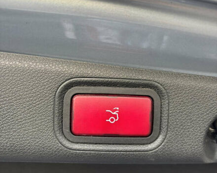 Серый Мерседес Е-Класс, объемом двигателя 2.14 л и пробегом 245 тыс. км за 28000 $, фото 11 на Automoto.ua