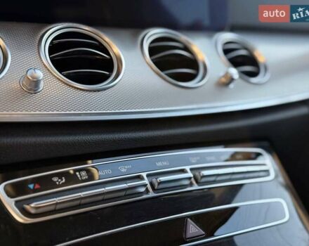 Сірий Мерседес Е-Клас, об'ємом двигуна 1.95 л та пробігом 242 тис. км за 25900 $, фото 67 на Automoto.ua