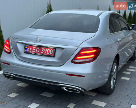 Серый Мерседес Е-Класс, объемом двигателя 2 л и пробегом 234 тыс. км за 22700 $, фото 4 на Automoto.ua