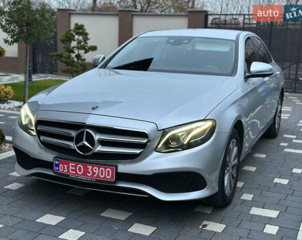 Серый Мерседес Е-Класс, объемом двигателя 2 л и пробегом 234 тыс. км за 22700 $, фото 1 на Automoto.ua