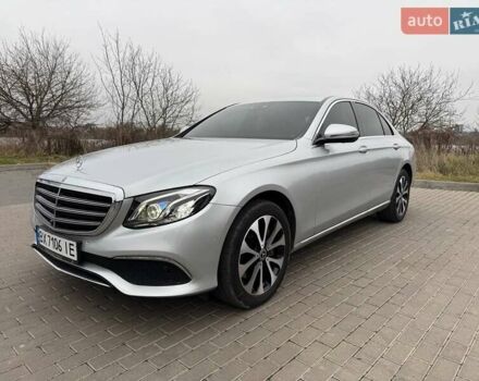 Сірий Мерседес Е-Клас, об'ємом двигуна 1.99 л та пробігом 64 тис. км за 35500 $, фото 1 на Automoto.ua