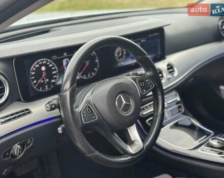 Серый Мерседес Е-Класс, объемом двигателя 2 л и пробегом 234 тыс. км за 22700 $, фото 12 на Automoto.ua