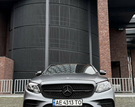 Серый Мерседес Е-Класс, объемом двигателя 3 л и пробегом 127 тыс. км за 38000 $, фото 2 на Automoto.ua