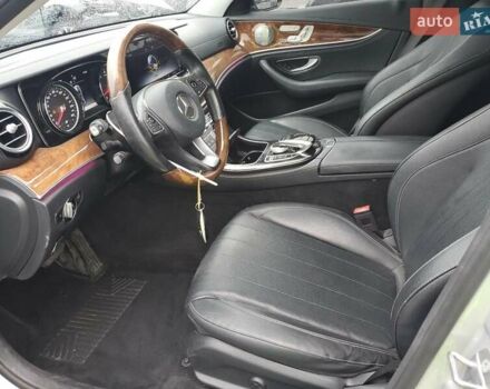 Серый Мерседес Е-Класс, объемом двигателя 2 л и пробегом 133 тыс. км за 6000 $, фото 6 на Automoto.ua