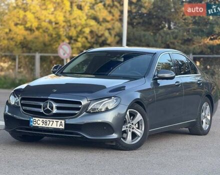 Сірий Мерседес Е-Клас, об'ємом двигуна 1.95 л та пробігом 242 тис. км за 25900 $, фото 2 на Automoto.ua