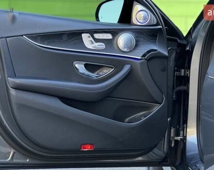 Сірий Мерседес Е-Клас, об'ємом двигуна 1.99 л та пробігом 181 тис. км за 28499 $, фото 12 на Automoto.ua